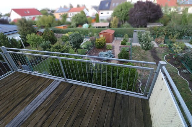 Top-gepflegt , bezugsfrei, Garten, Terrassen, Balkon und Garage, schöne Lage.......